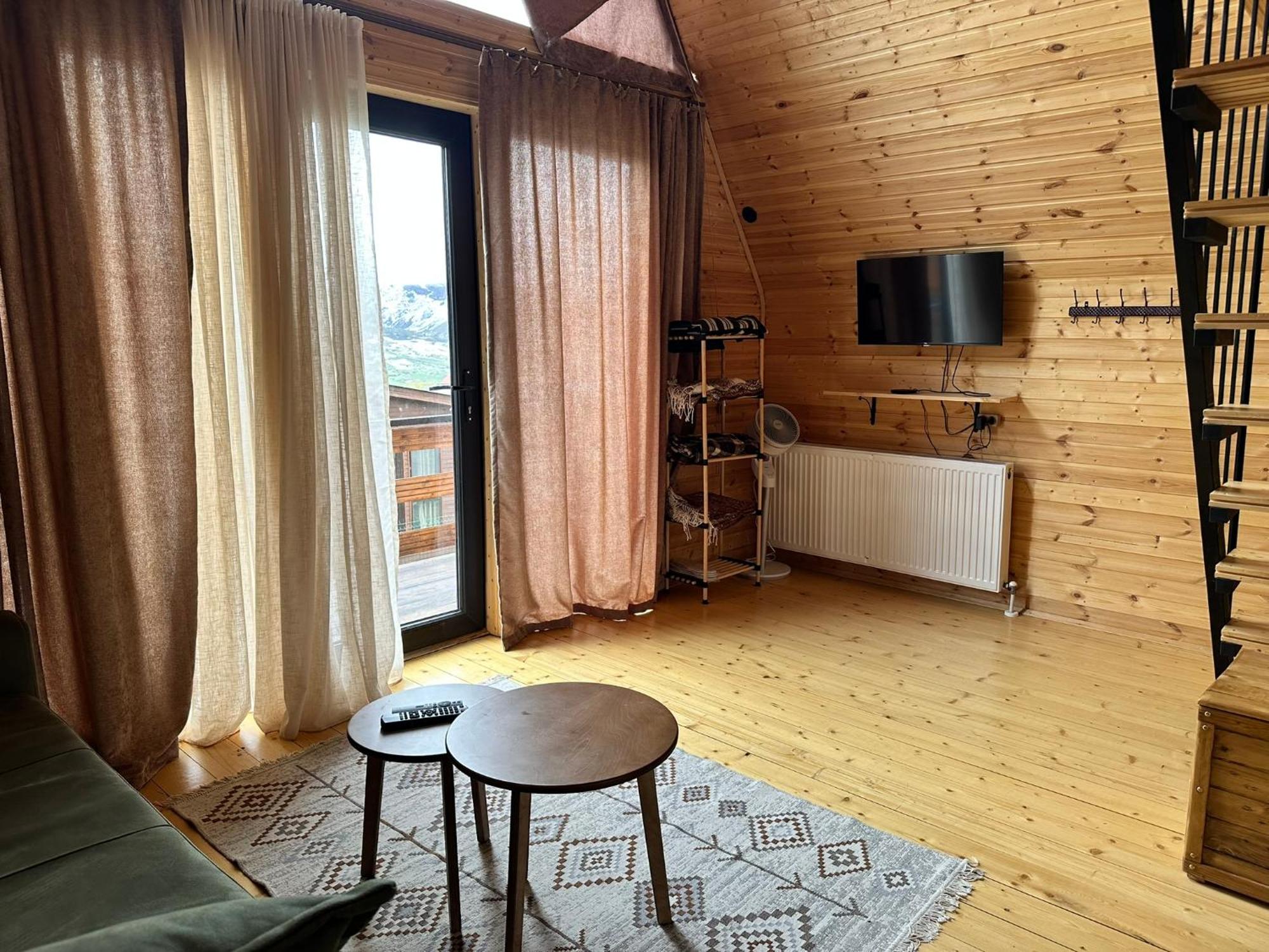 A&B Cottages Kazbegi Eksteriør billede